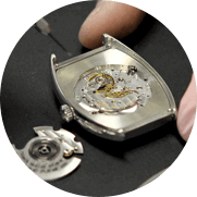 ブランド腕時計修理の様子